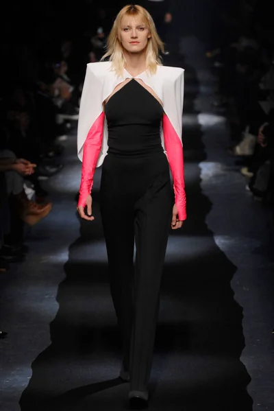 Look 28